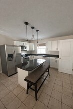 1116 Worcester St, Unit 1116 in Springfield, MA - Foto de edificio - Building Photo