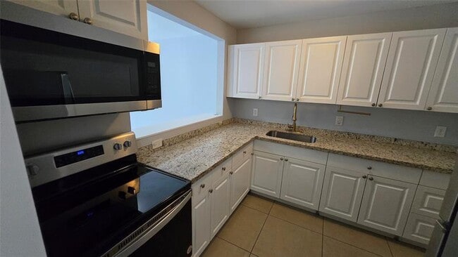 15201 NE 6th Ave in Miami, FL - Building Photo - Building Photo