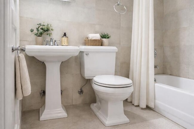 432 E 13th St in New York, NY - Foto de edificio - Building Photo