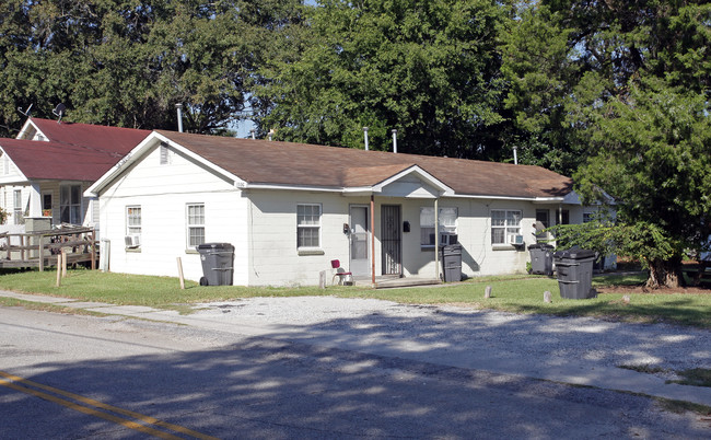 1902 Hampton Ave in North Charleston, SC - Building Photo - Building Photo