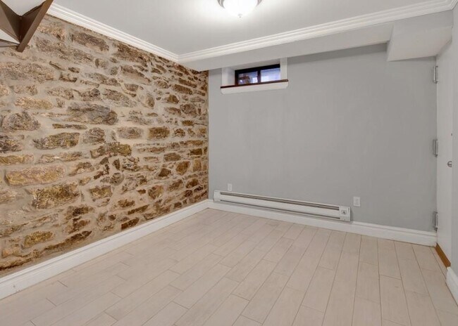 250 Mott St