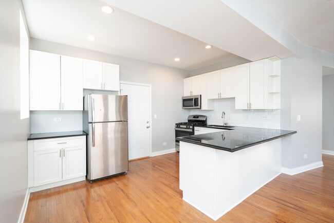 1145 W Lunt Ave