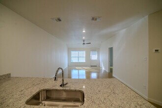 907 Switchgrass Dr-Unit -B in Killeen, TX - Building Photo - Building Photo