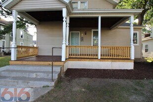 116 Gold Ave SW in Grand Rapids, MI - Building Photo