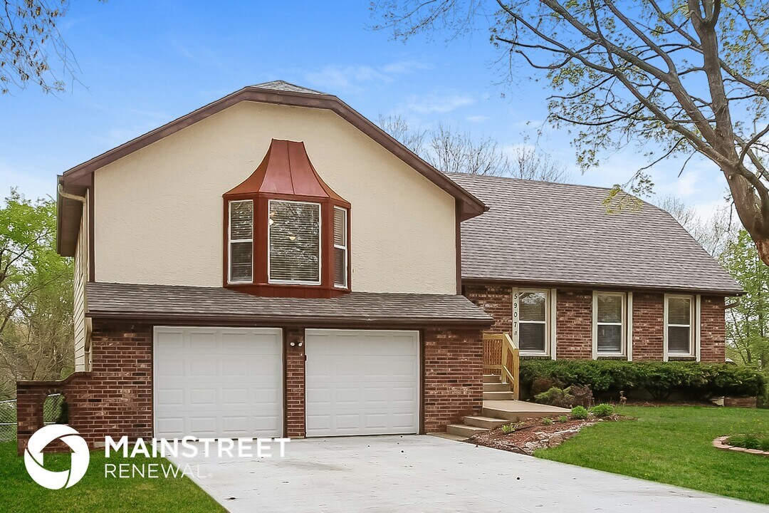 5907 Westridge Rd in Kansas City, MO - Building Photo