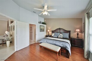 5615 Northboro Dr in Naples, FL - Building Photo