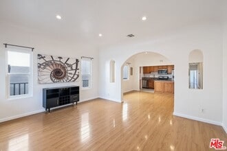 3933 Woolwine Dr in Los Angeles, CA - Building Photo - Building Photo