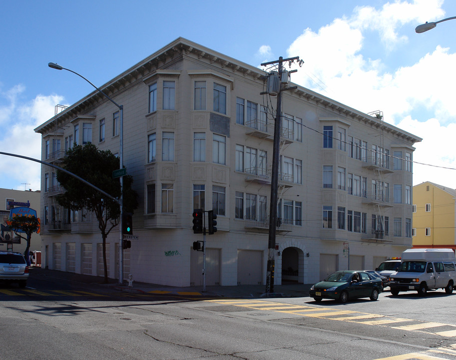 1995 Lombard St in San Francisco, CA - Building Photo