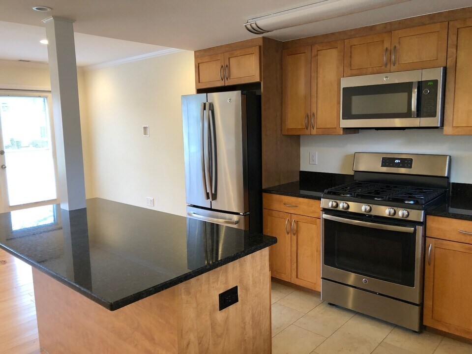 50 Gerry Rd in Brookline, MA - Building Photo