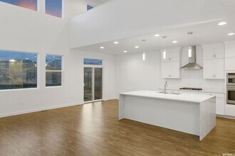 157 E Shorewood Dr in Saratoga Springs, UT - Building Photo - Building Photo