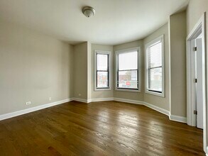 3405 W Fullerton Ave, Unit 2 in Chicago, IL - Building Photo - Building Photo