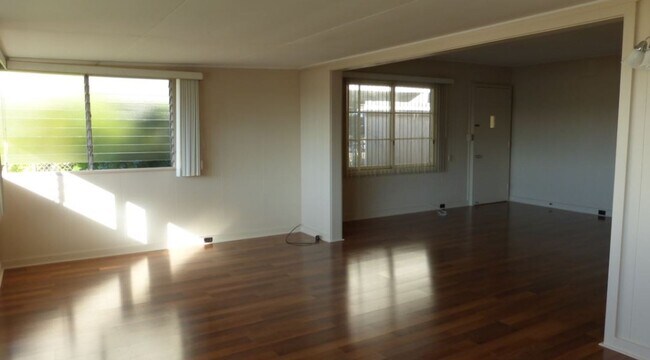 1571 Thurston Ave in Honolulu, HI - Building Photo - Building Photo
