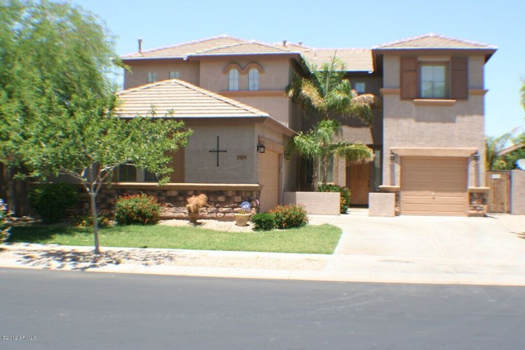 14552 W Jenan Dr in Surprise, AZ - Building Photo