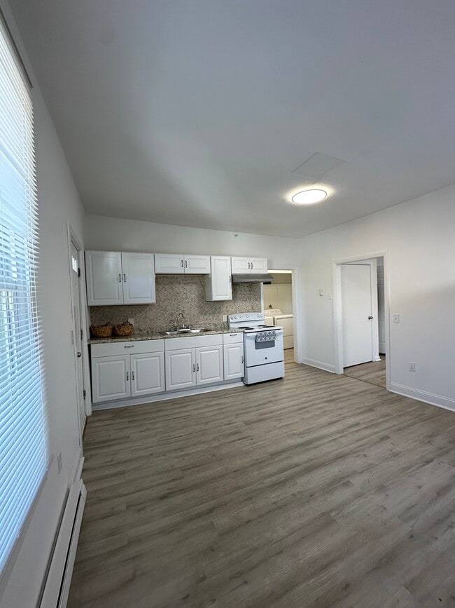 172 Pearl St, Unit 2E in Middletown, CT - Building Photo - Building Photo
