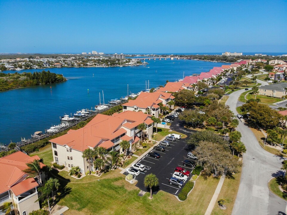 468 Bouchelle Dr in New Smyrna Beach, FL - Building Photo