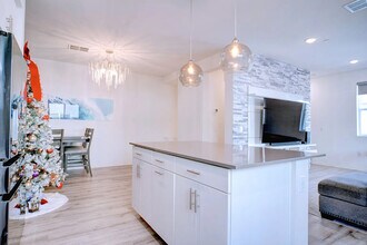 5503 Sandcliff Ln in San Diego, CA - Building Photo - Building Photo