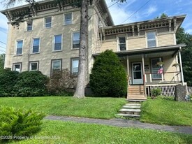 344 Church St in Montrose, PA - Building Photo