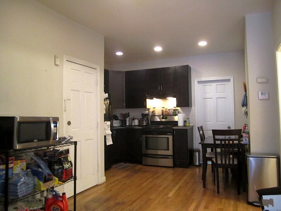 345 Meridian St in Boston, MA - Building Photo