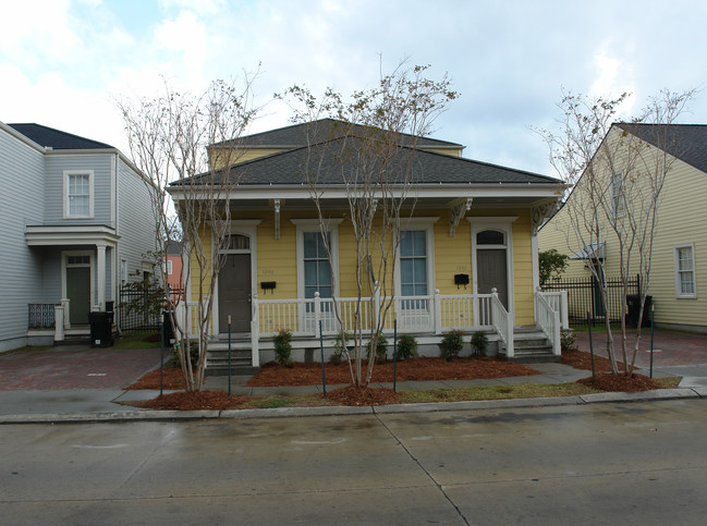 1842 Laurel St in New Orleans, LA - Foto de edificio - Building Photo