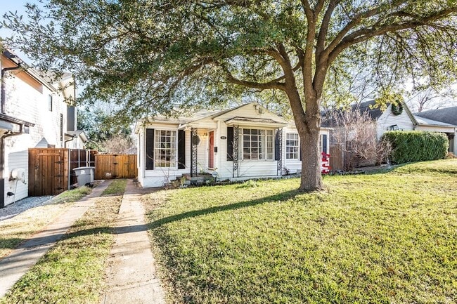 8642 Daytonia Ave in Dallas, TX - Foto de edificio - Building Photo