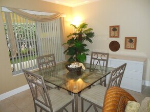 4532 Bougainvilla Dr, Unit 3 in Lauderdale-by-the-Sea, FL - Foto de edificio - Building Photo