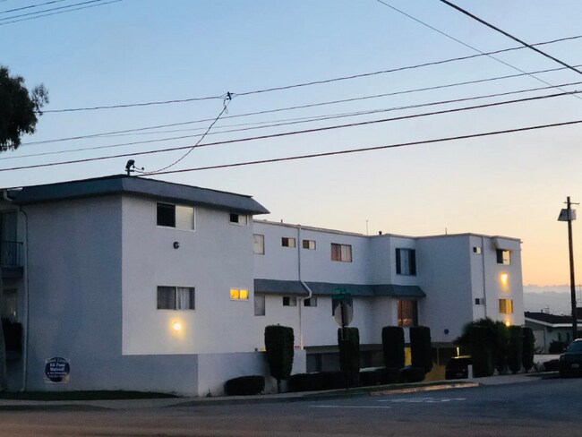 23611 Arlington Ave-Unit -207 in Torrance, CA - Building Photo - Building Photo