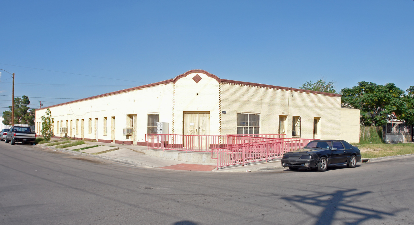 3701-3703 Rivera Ave in El Paso, TX - Building Photo