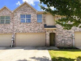2319 Calendar Ct in Grand Prairie, TX - Building Photo