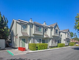 Sierra Vista Apartments in Mountain View, CA - Building Photo