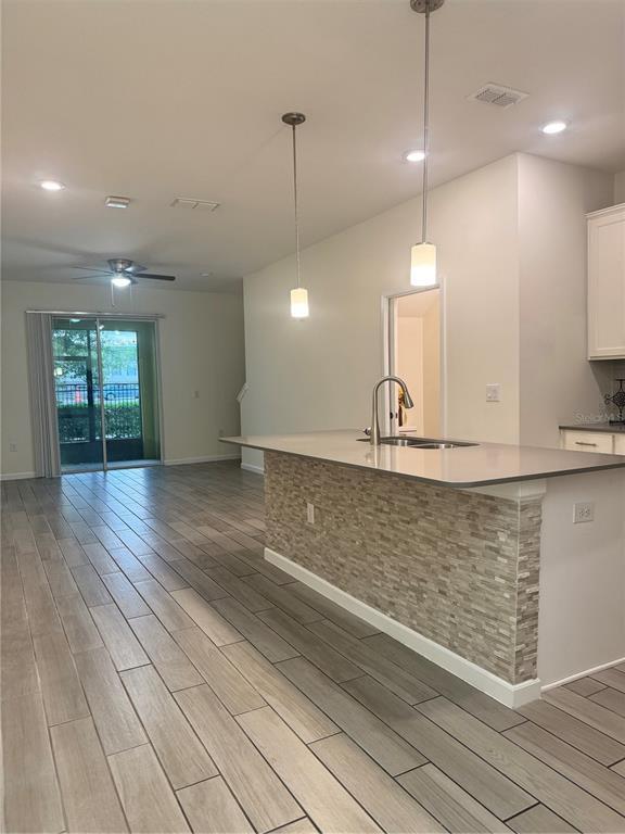 9884 Red Eagle Dr in Orlando, FL - Building Photo - Building Photo