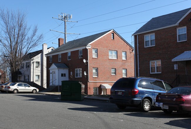 833 Fairview Ave in Takoma Park, MD - Building Photo - Building Photo