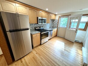 10 Waverly Pl in Melrose, MA - Building Photo - Building Photo