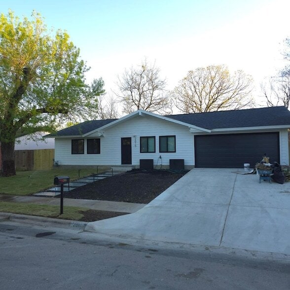 property at 2615 Baxter Dr