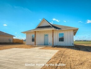 122 Sterling Dr in Chickasha, OK - Building Photo - Building Photo