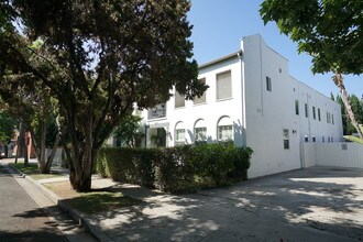 1119 Poinsettia Drive in Los Angeles, CA - Foto de edificio - Building Photo