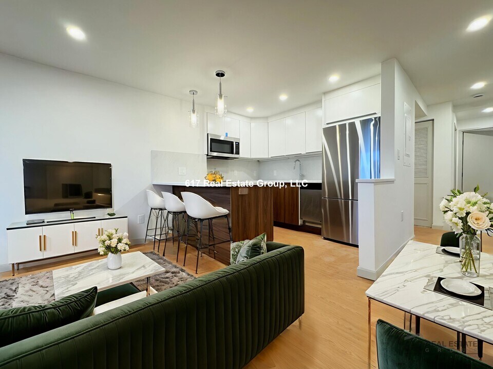 1243 Beacon St in Brookline, MA - Building Photo