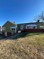 701 S Holden St in Warrensburg, MO - Building Photo