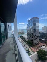 500 Brickell Ave, Unit 2904 in Miami, FL - Building Photo