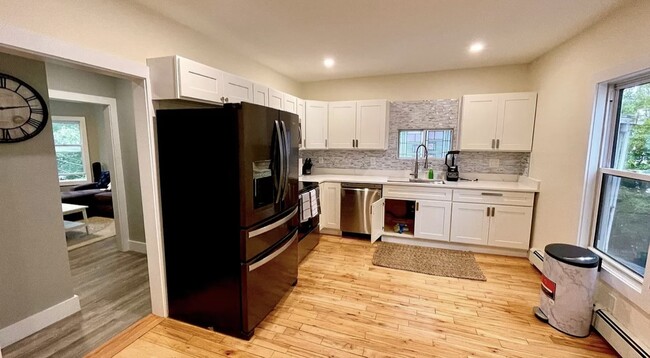 33 Gilman St, Unit 2 in Somerville, MA - Building Photo - Building Photo