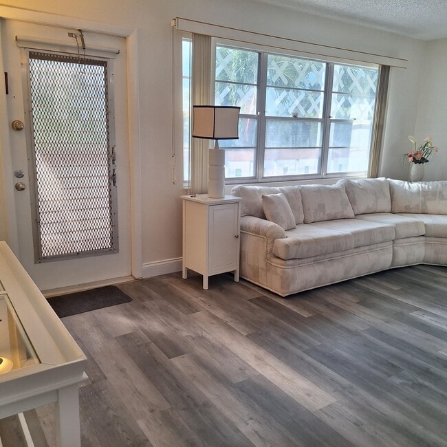 2092 Wolverton E in Boca Raton, FL - Building Photo - Building Photo