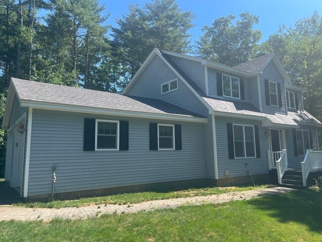 11 Pinecrest Dr