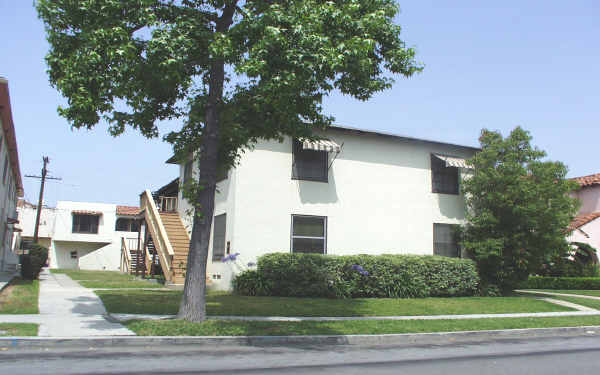 815 Belmont Ave in Long Beach, CA - Building Photo - Building Photo