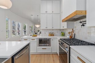 1207 Lexington St in Taylor, TX - Building Photo