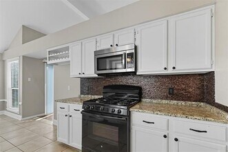 8202 Weatherly Dr in Rowlett, TX - Building Photo - Building Photo
