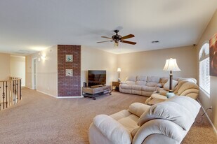 16352 W Roosevelt St in Goodyear, AZ - Building Photo