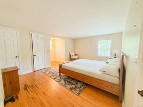1657 Farmington Ave in Farmington, CT - Building Photo - Building Photo
