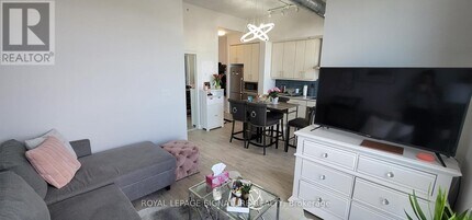 75 The Donway W in Toronto, ON - Building Photo - Building Photo