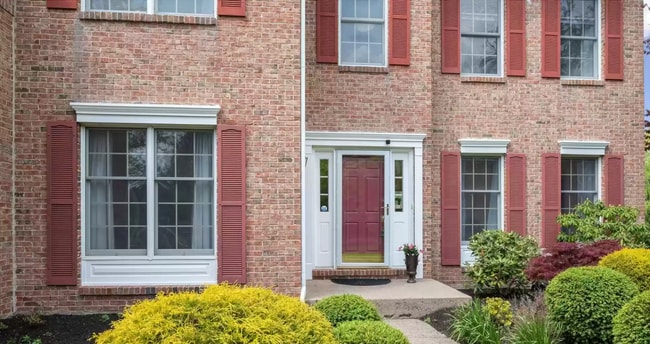 554 Village Rd W in West Windsor Township, NJ - Building Photo - Building Photo