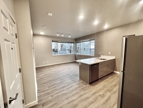 2330 Yakima Ct in Tacoma, WA - Building Photo - Building Photo