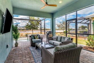 6299 Arriba Ave in Naples, FL - Foto de edificio - Building Photo